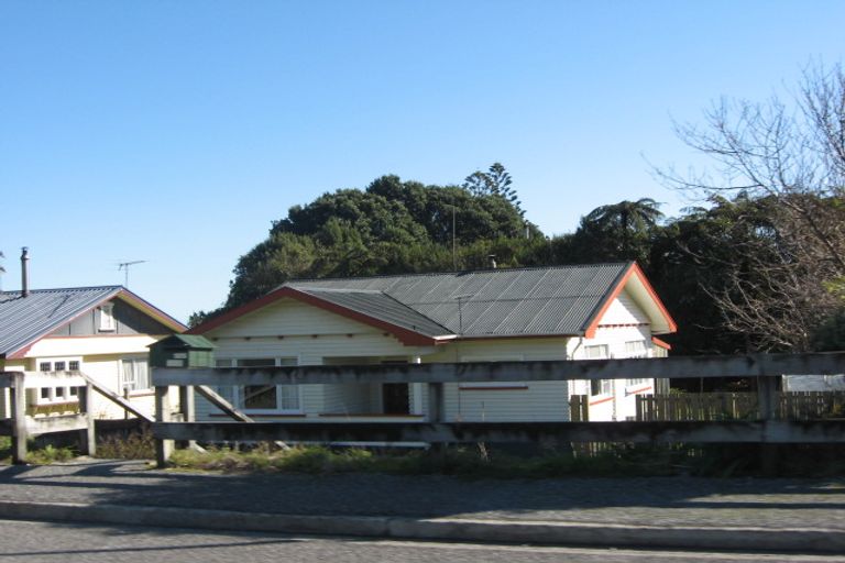 Photo of property in 114 Tasman Street, Karoro, Greymouth, 7805