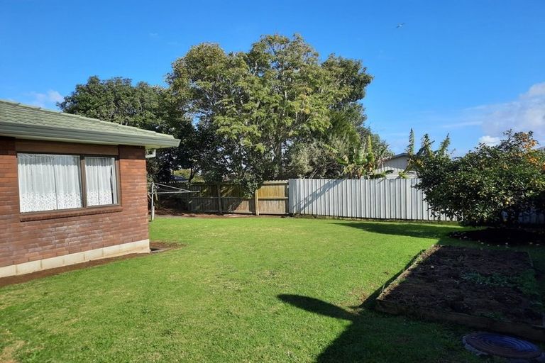 Photo of property in 2/34 Penion Drive, Flat Bush, Auckland, 2023