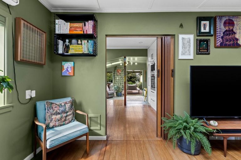 Photo of property in 4 Kuku Street, Te Awanga, 4102