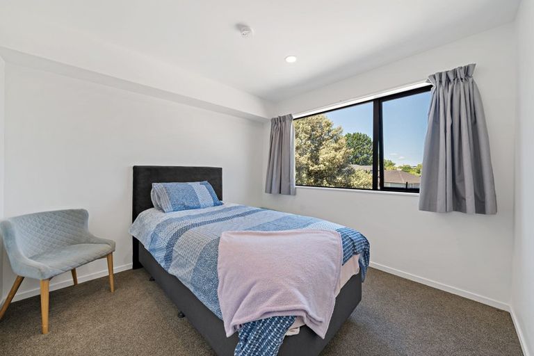 Photo of property in 17 Waru Lane, Te Atatu Peninsula, Auckland, 0610