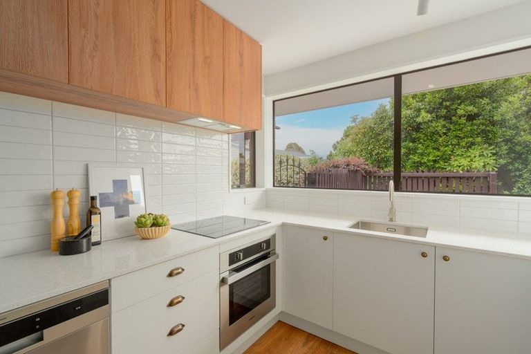 Photo of property in 1/52a Aorangi Road, Bryndwr, Christchurch, 8053