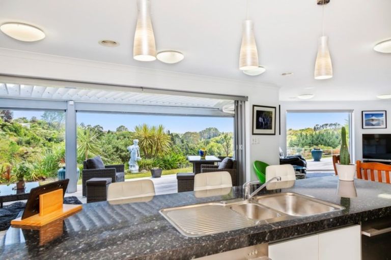 Photo of property in 321a Mangorei Road, Merrilands, New Plymouth, 4312