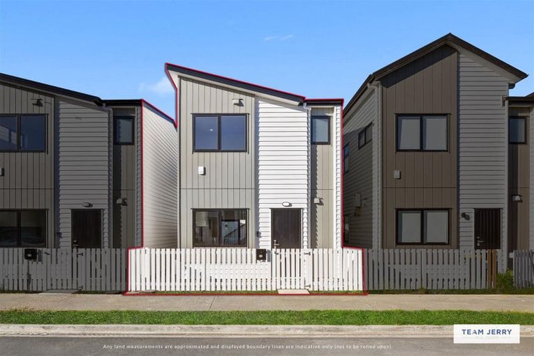 Photo of property in 30 Whare Kauri Road, Papakura, 2110