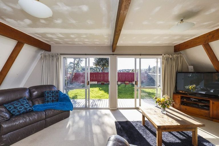 Photo of property in 46 Summerhill Drive, Fitzherbert, Palmerston North, 4410