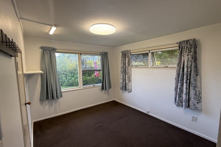 Photo of property in 14 Heather Place, Sunnynook, Auckland, 0620
