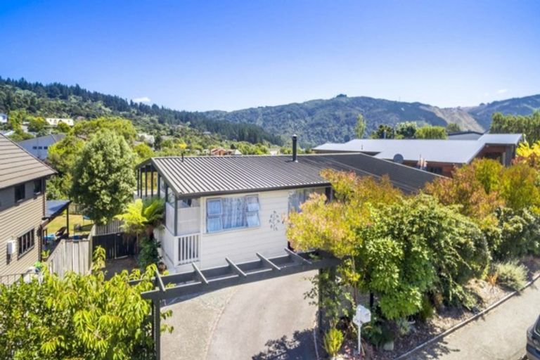 Photo of property in 44 Sunbrae Drive, Silverstream, Upper Hutt, 5019