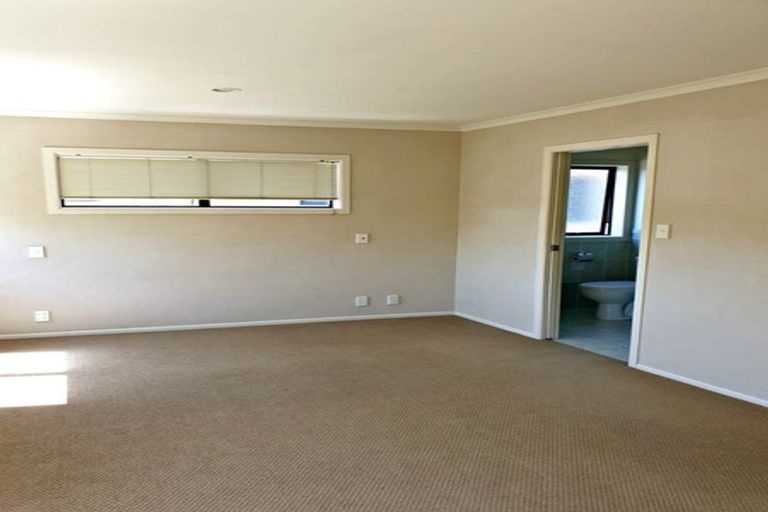 Photo of property in 102 Huntington Drive, Huntington Park, Auckland, 2013