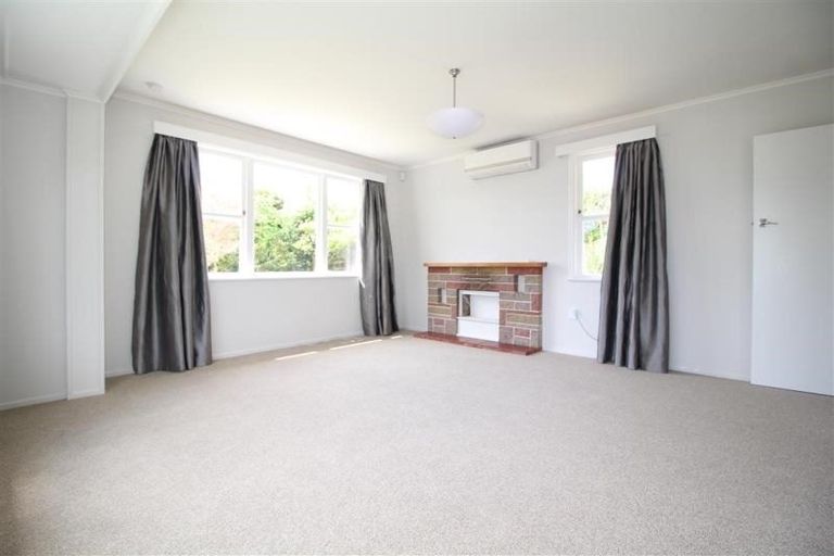 Photo of property in 21 Phillip Avenue, Glen Eden, Auckland, 0602