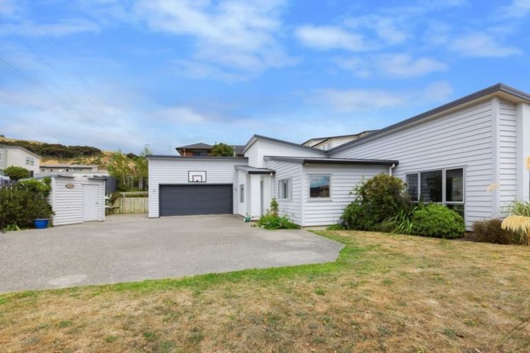 Photo of property in 144 Navigation Drive, Whitby, Porirua, 5024