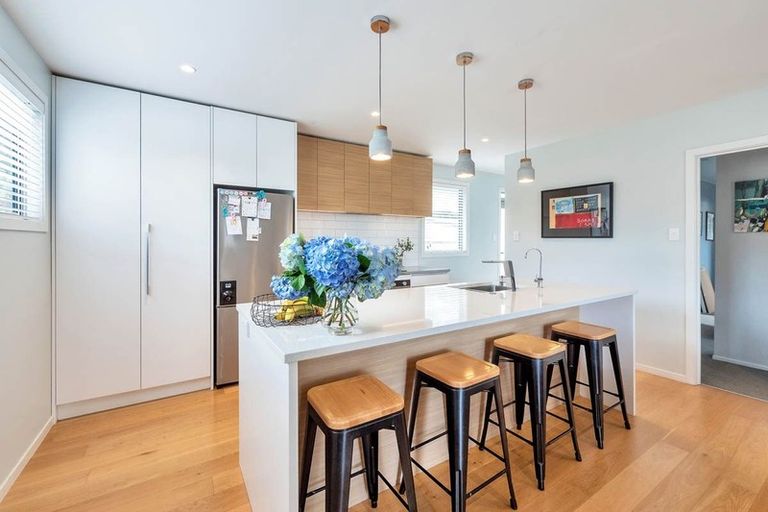 Photo of property in 1/9 Wharf Road, Te Atatu Peninsula, Auckland, 0610