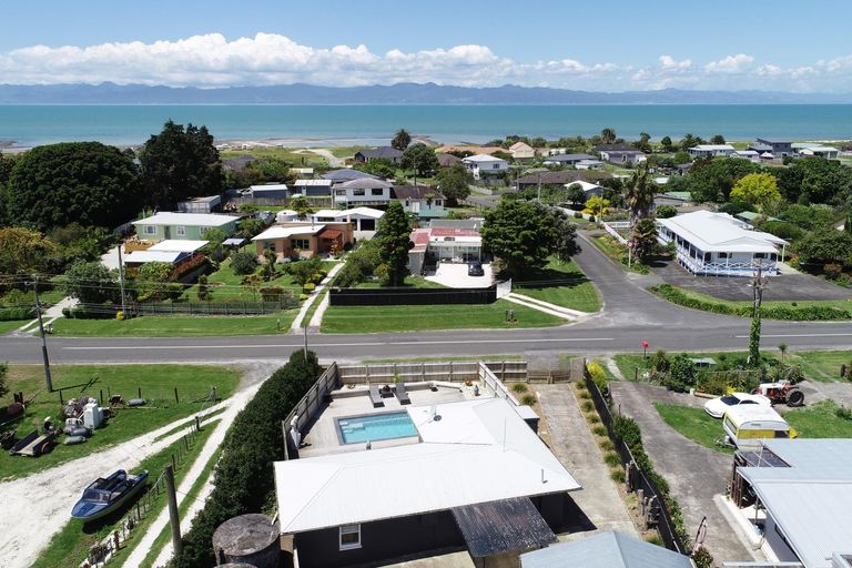 Photo of property in 1191 East Coast Road, Whakatiwai, Pokeno, 2473