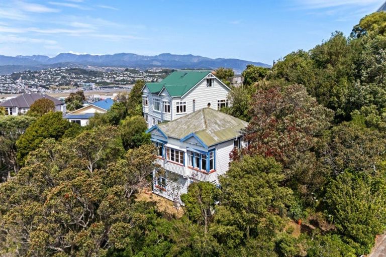 Photo of property in 25 Sutherland Crescent, Melrose, Wellington, 6023