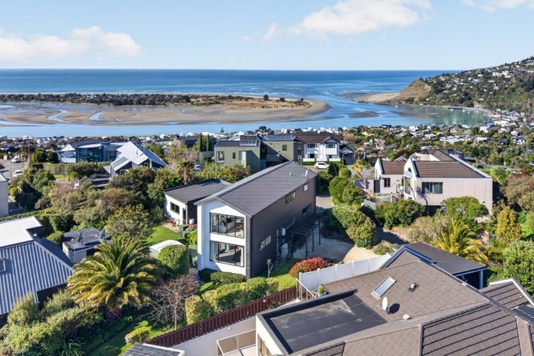 Photo of property in 74 Glenstrae Road, Redcliffs, Christchurch, 8081