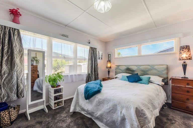 Photo of property in 16a Palm Avenue, Stoke, Nelson, 7011