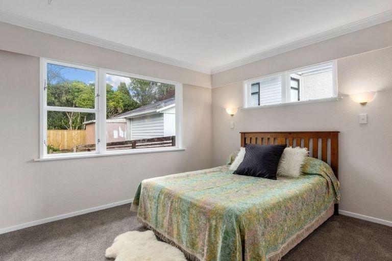 Photo of property in 15 Ecclesfield Grove, Silverstream, Upper Hutt, 5019