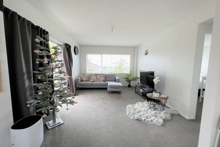 Photo of property in 1/71 Carlisle Road, Torbay, Auckland, 0632