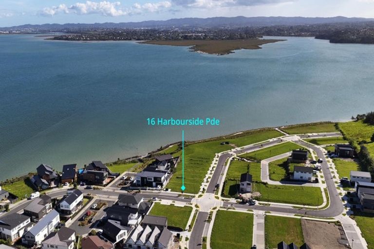 Photo of property in 16 Harbourside Parade, Hobsonville, 0616