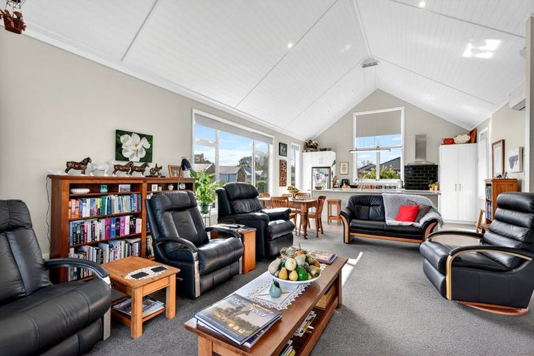 Photo of property in 13 Tarata Grove, Lansdowne, Masterton, 5810