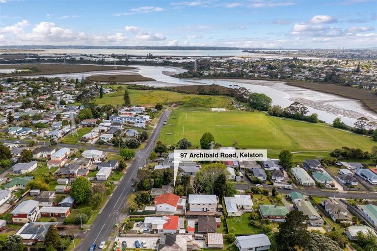 Photo of property in 97 Archibald Road, Kelston, Auckland, 0602