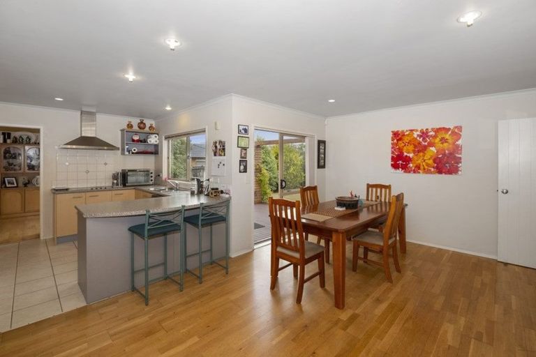 Photo of property in 81 Summerland Drive, Henderson, Auckland, 0612