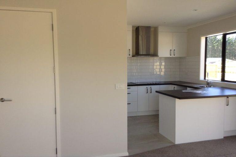 Photo of property in 8 Kahika Grove, Huapai, Kumeu, 0810