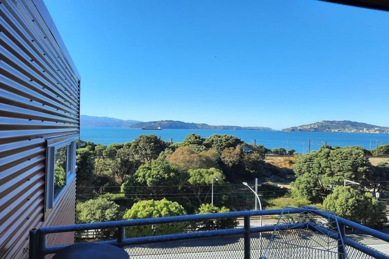 Photo of property in 16/2 Onslow Road, Khandallah, Wellington, 6035