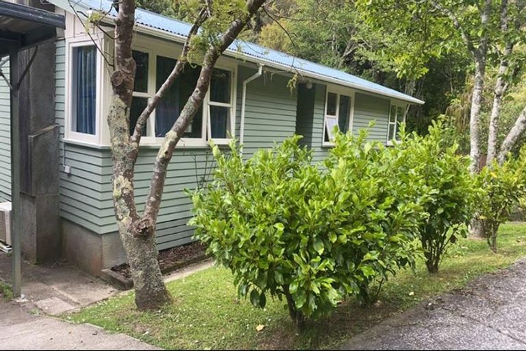 Photo of property in 73 Elmslie Road, Pinehaven, Upper Hutt, 5019