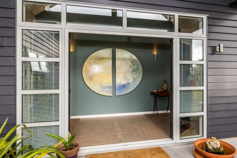 Photo of property in 2 Seagers Close, Kinloch, Taupo, 3377