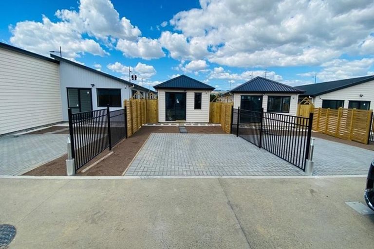 Photo of property in 3 Tributary Parade, Karaka, Papakura, 2113