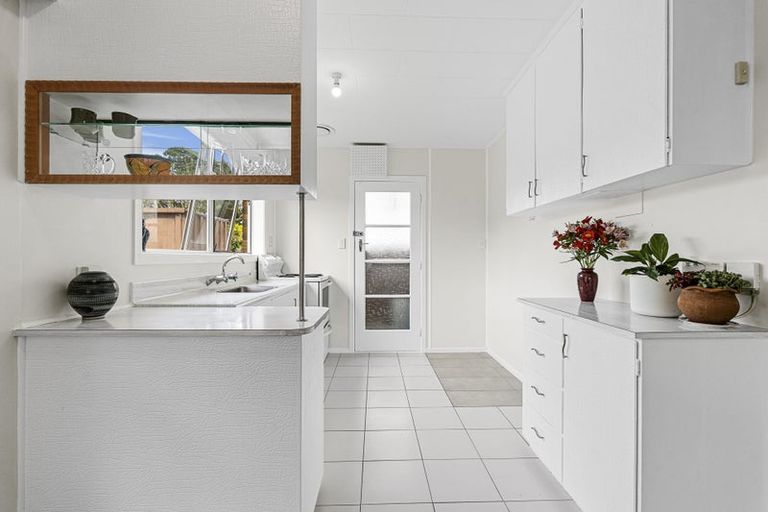 Photo of property in 28b Pendarves Street, New Plymouth, 4310
