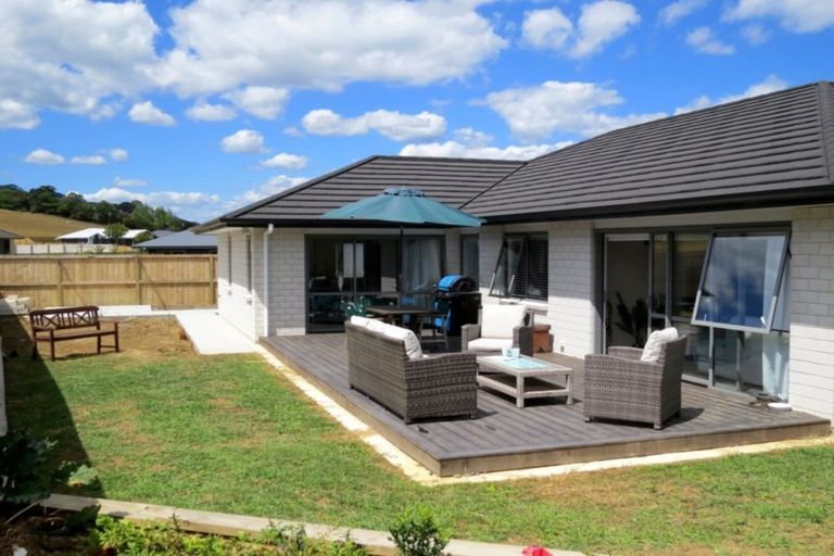 Photo of property in 44 Victoria Street, Coromandel, 3506