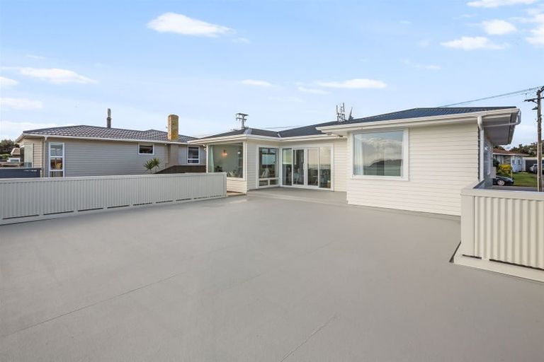 Photo of property in 27 Herewini Street, Titahi Bay, Porirua, 5022