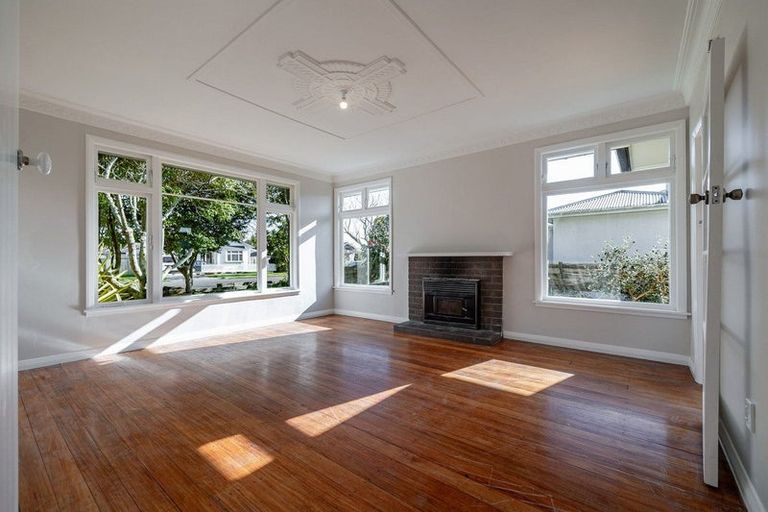 Photo of property in 37 Worcester Street, West End, Palmerston North, 4410