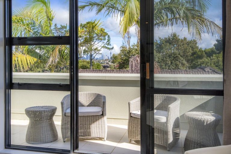 Photo of property in 2/27 Northboro Road, Hauraki, Auckland, 0622