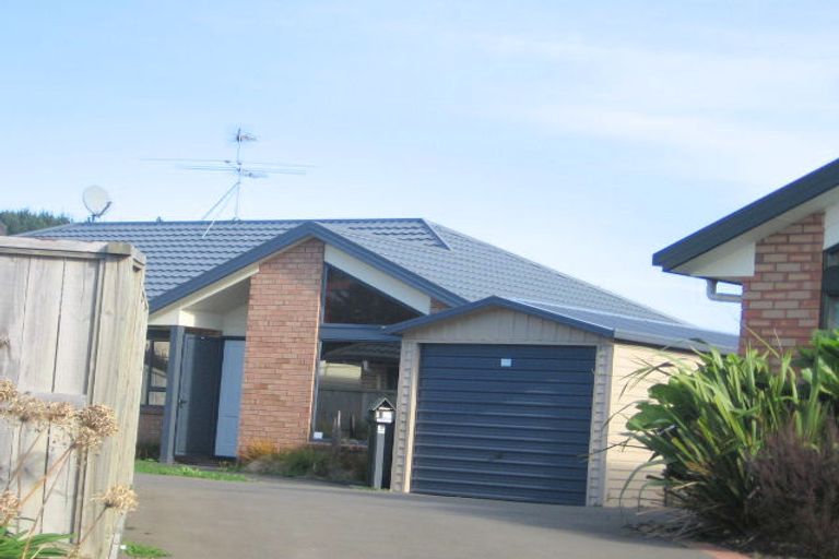 Photo of property in 37b Apple Terrace, Ranui, Porirua, 5024