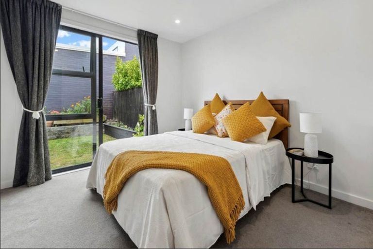 Photo of property in 1 Regiment Road, Papakura, 2110