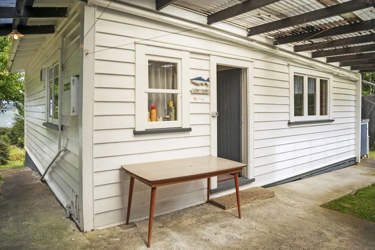 Photo of property in 19 James Street, Russell, 0202