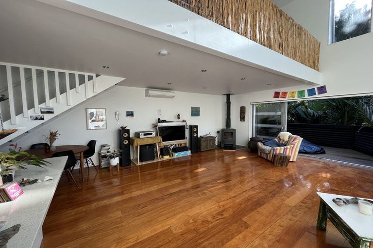 Photo of property in 282 Motutara Road, Muriwai, Waimauku, 0881