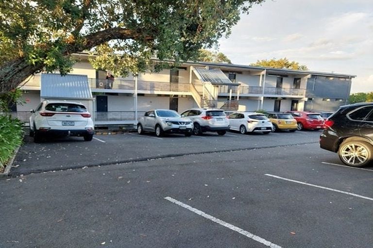 Photo of property in 17/67 Princes Street, Northcote Point, Auckland, 0627