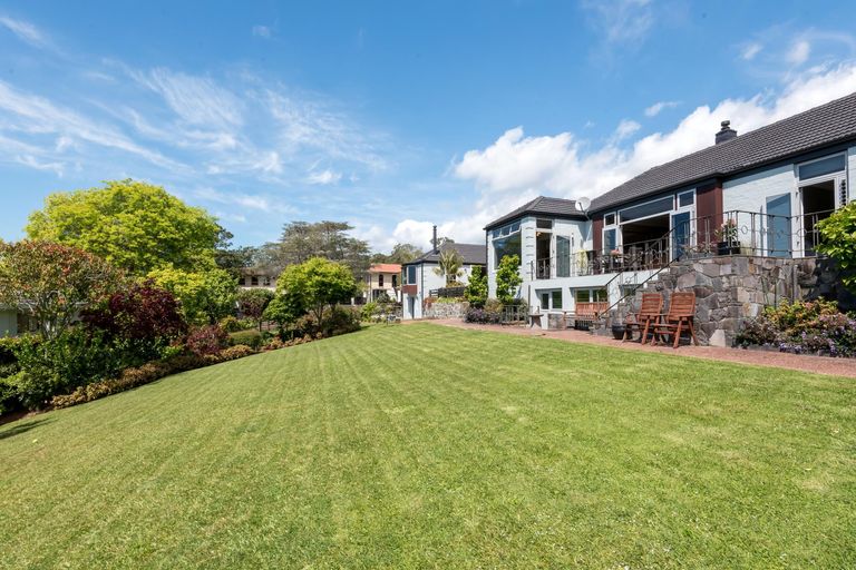 Photo of property in 30 Paparoa Road, Cockle Bay, Auckland, 2014