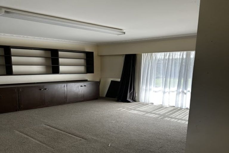 Photo of property in 12 Halberg Street, Papakura, 2110