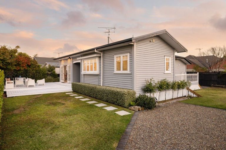 Photo of property in 23 Williams Street, Cambridge, 3434