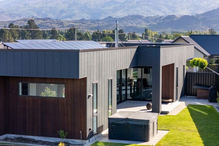 Photo of property in 16 Willoughby Place, Clyde, 9330