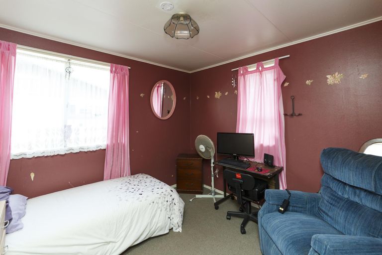 Photo of property in 5 Buller Place, Westbrook, Palmerston North, 4412