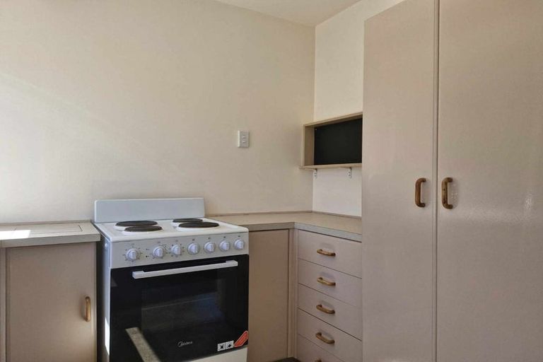 Photo of property in 12 Karaka Street, Merrilands, New Plymouth, 4312