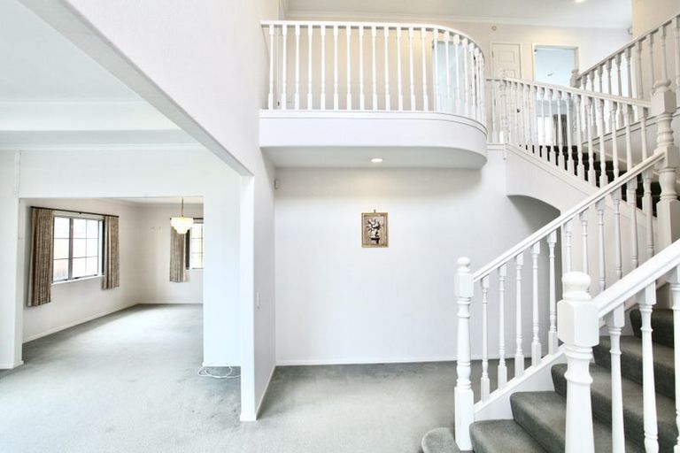 Photo of property in 7 Corta Bella Place, Golflands, Auckland, 2013