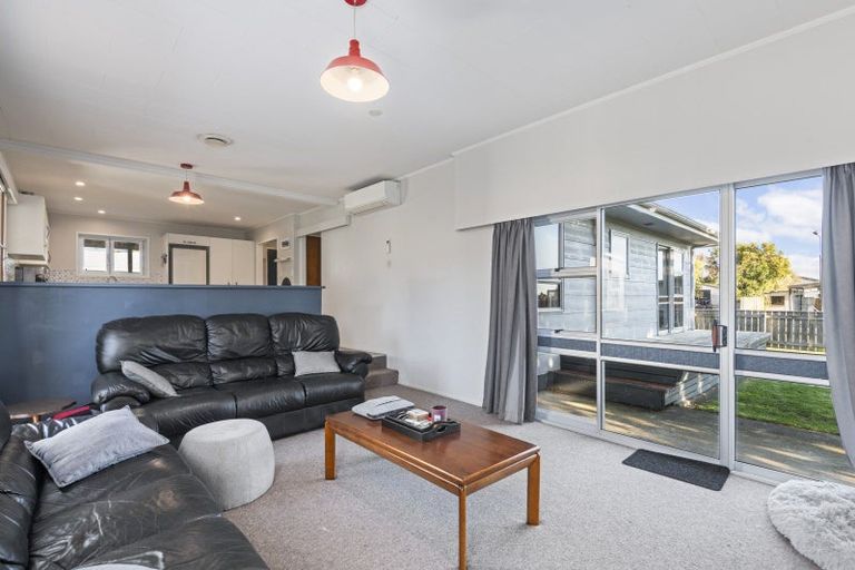 Photo of property in 12 Walker Crescent, Bulls, 4818