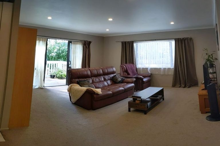 Photo of property in 20a Malmo Place, Massey, Auckland, 0614