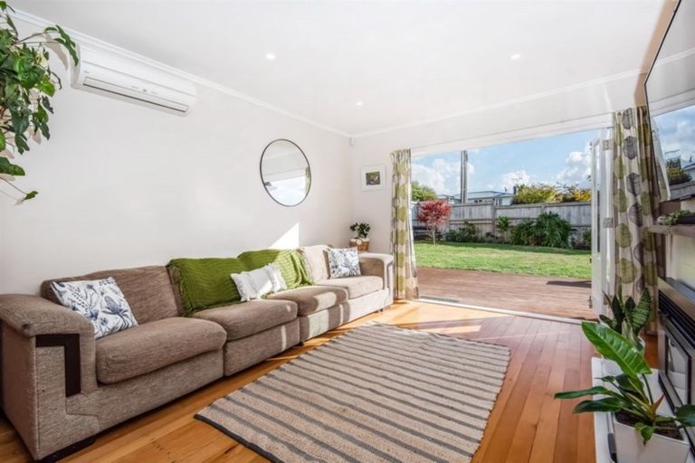 Photo of property in 81 Verbena Road, Birkdale, Auckland, 0626