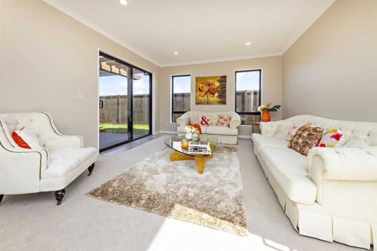 Photo of property in 37 Papareia Road, Karaka, Papakura, 2113